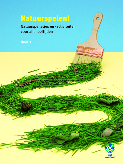 Cover Natuurspelen! Natuurspelletjes en -activiteiten voor alle leeftijden. Erbij staat een verfkwast die een spoor van gras achterlaat.